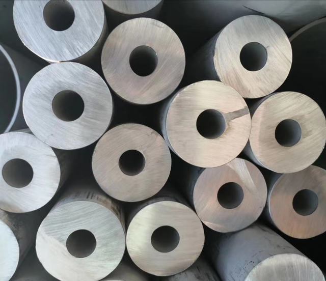 STAINLESS STEEL SEAMLESS HEAVY WALL THICKNESS PIPE 