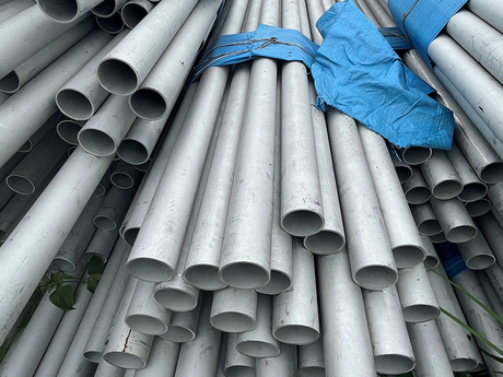 stainless-steel-seamless-pipe-.jpg